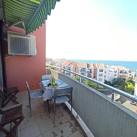 с видом на море Lazur Apartman