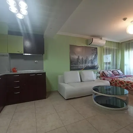с видом на море Lazur Apartment *
