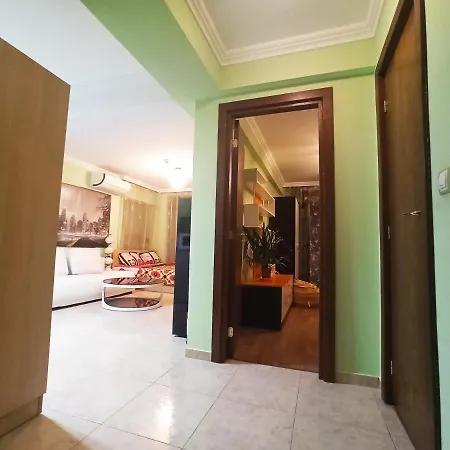 с видом на море Lazur Apartment